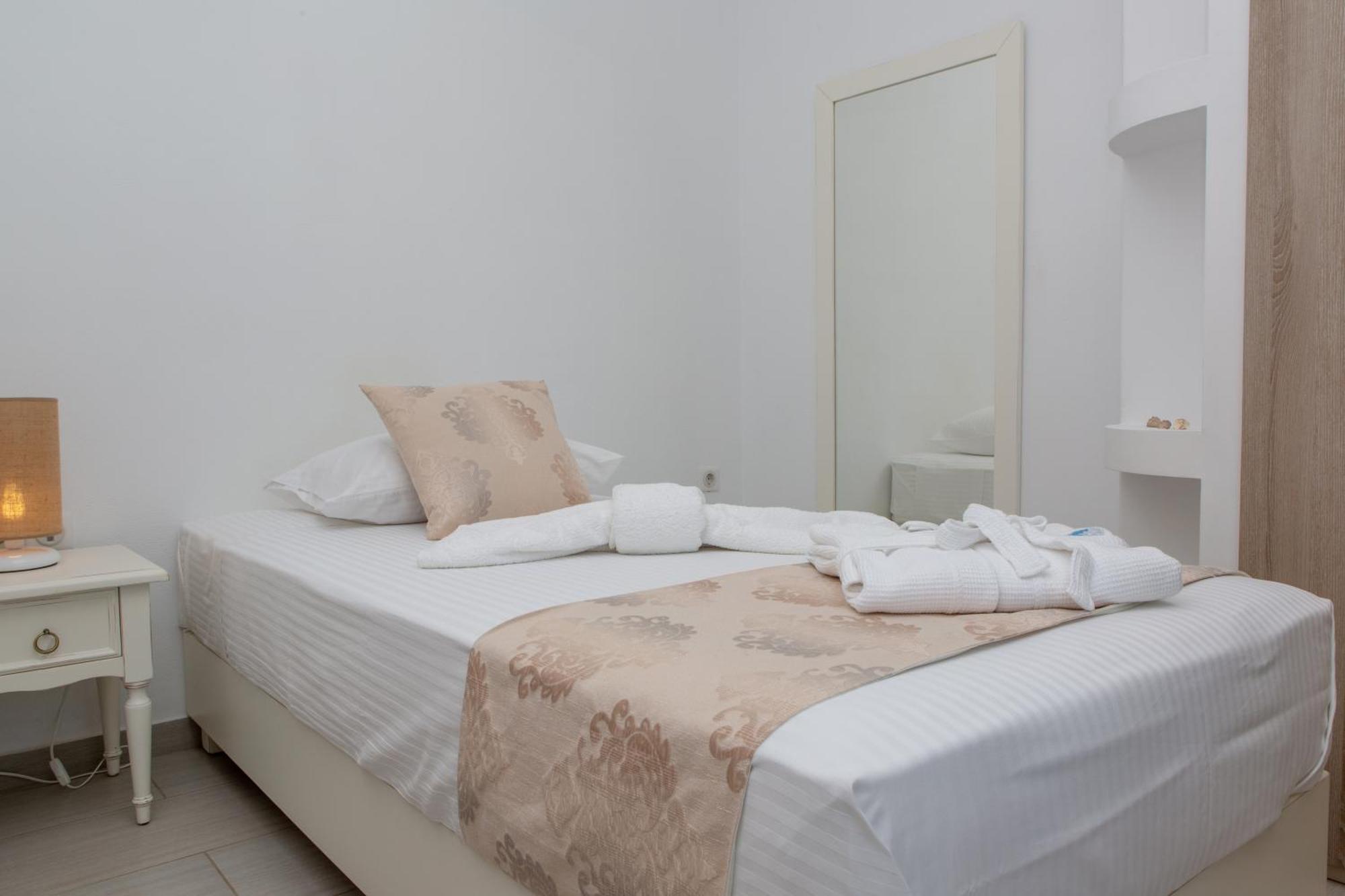 Sun And Moon Villas Pirgaki  部屋 写真